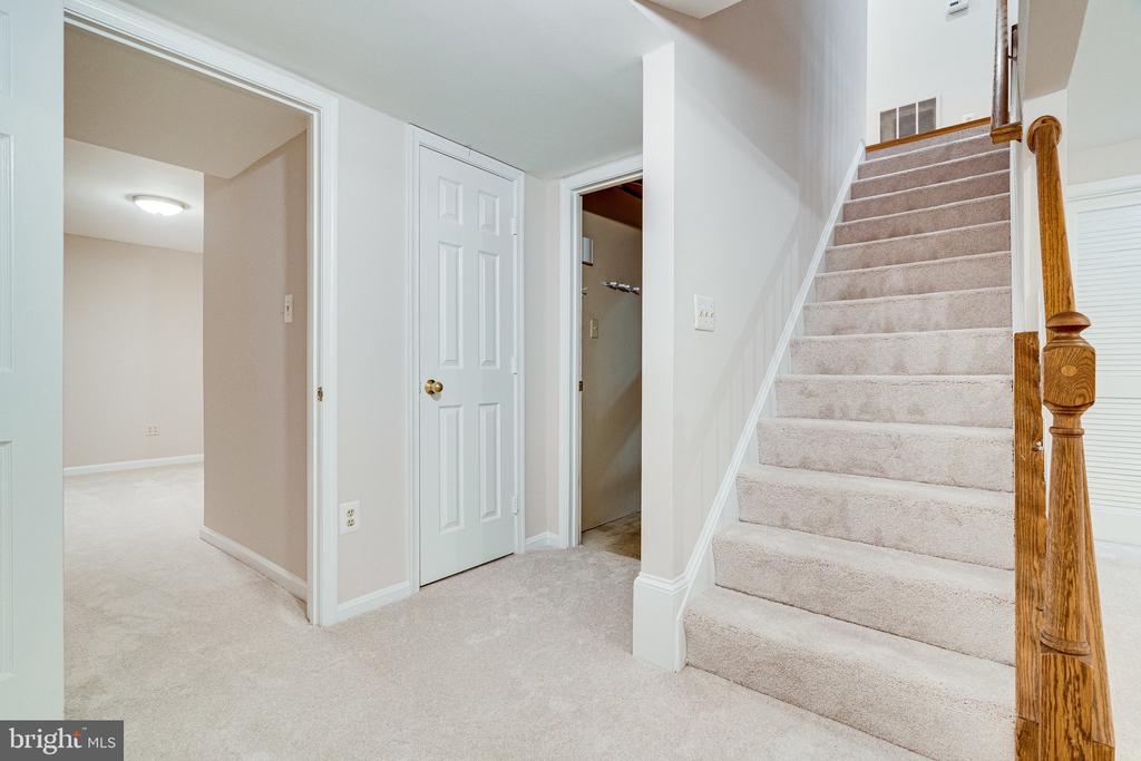 7469 COLLINS MEADE WAY