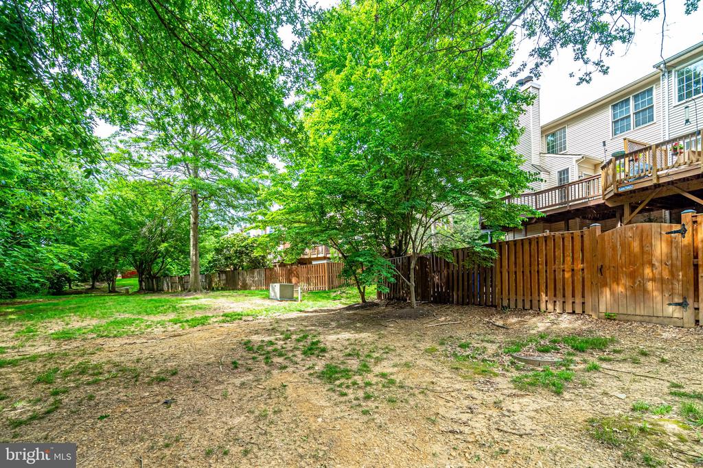 7469 COLLINS MEADE WAY