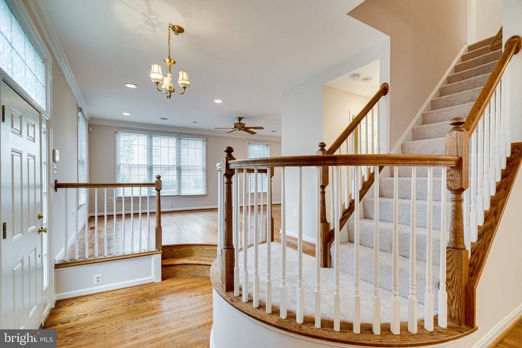 7469 COLLINS MEADE WAY