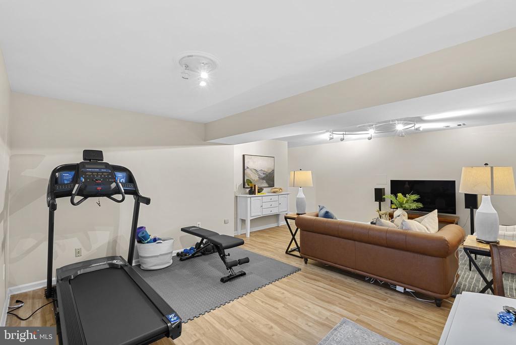 9020 Octavia Ct
