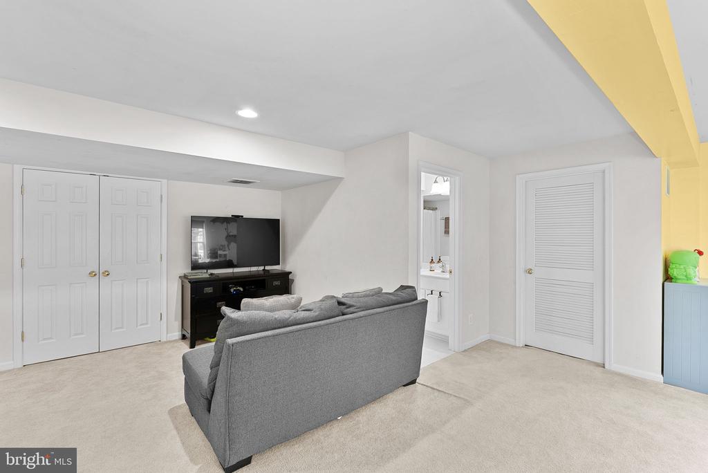 8192 Douglas Fir Dr