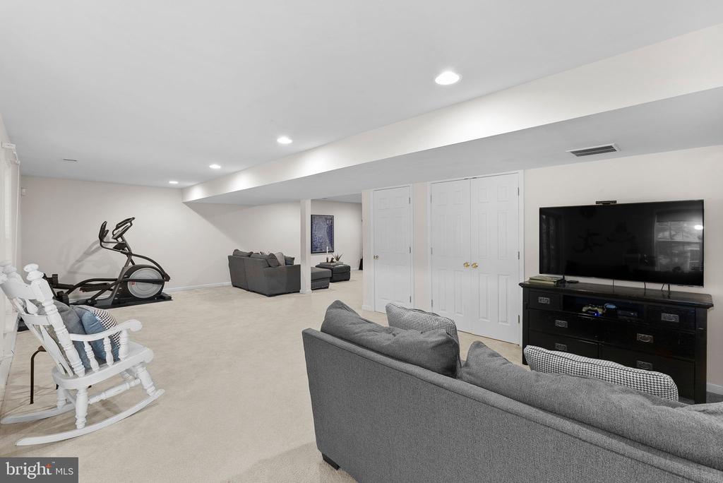 8192 Douglas Fir Dr