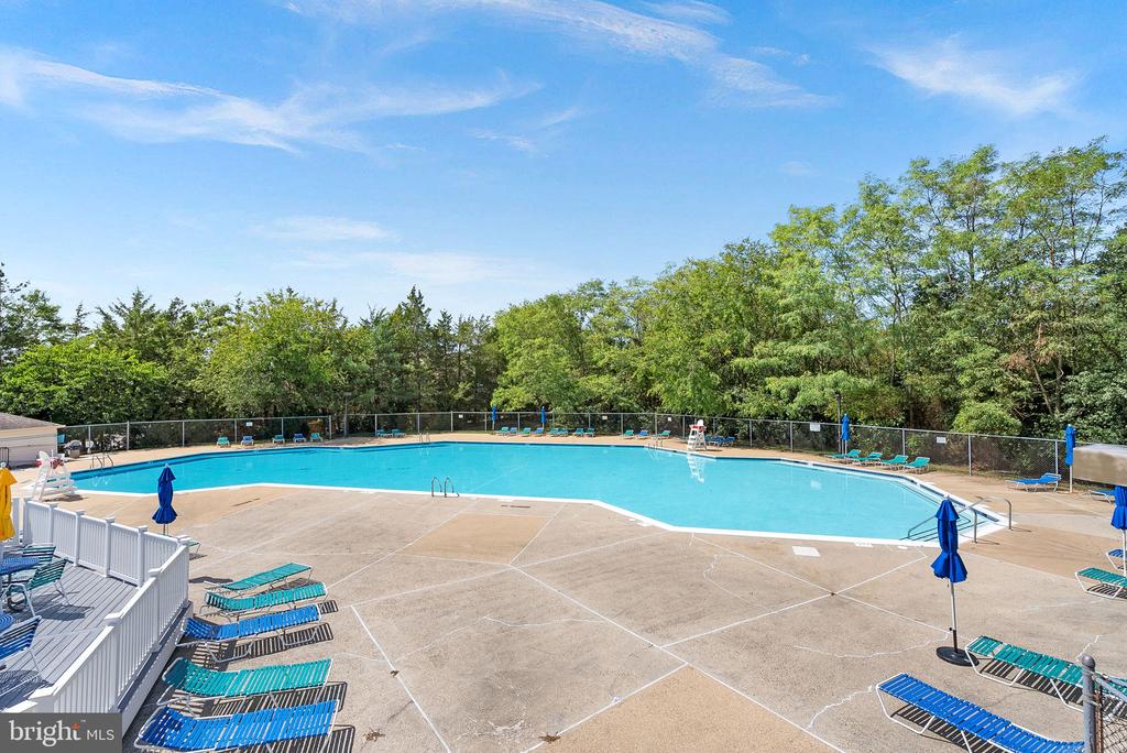 6900 Mary Caroline Cir #L