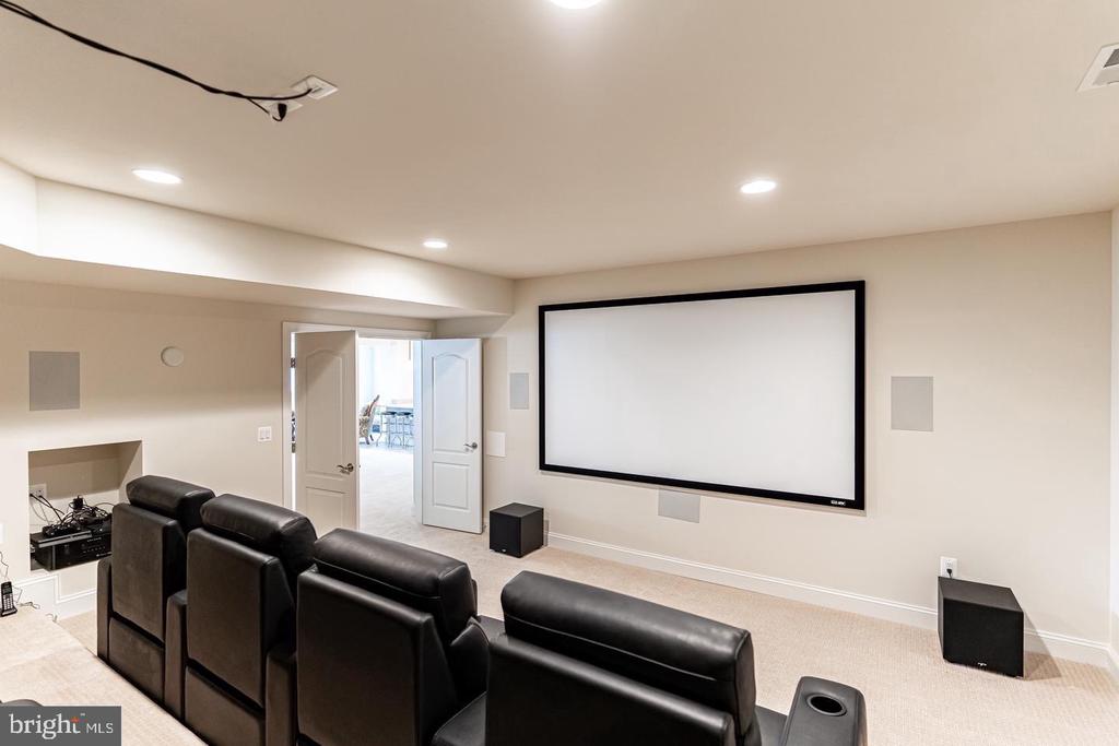 6626 IVY HILL DR