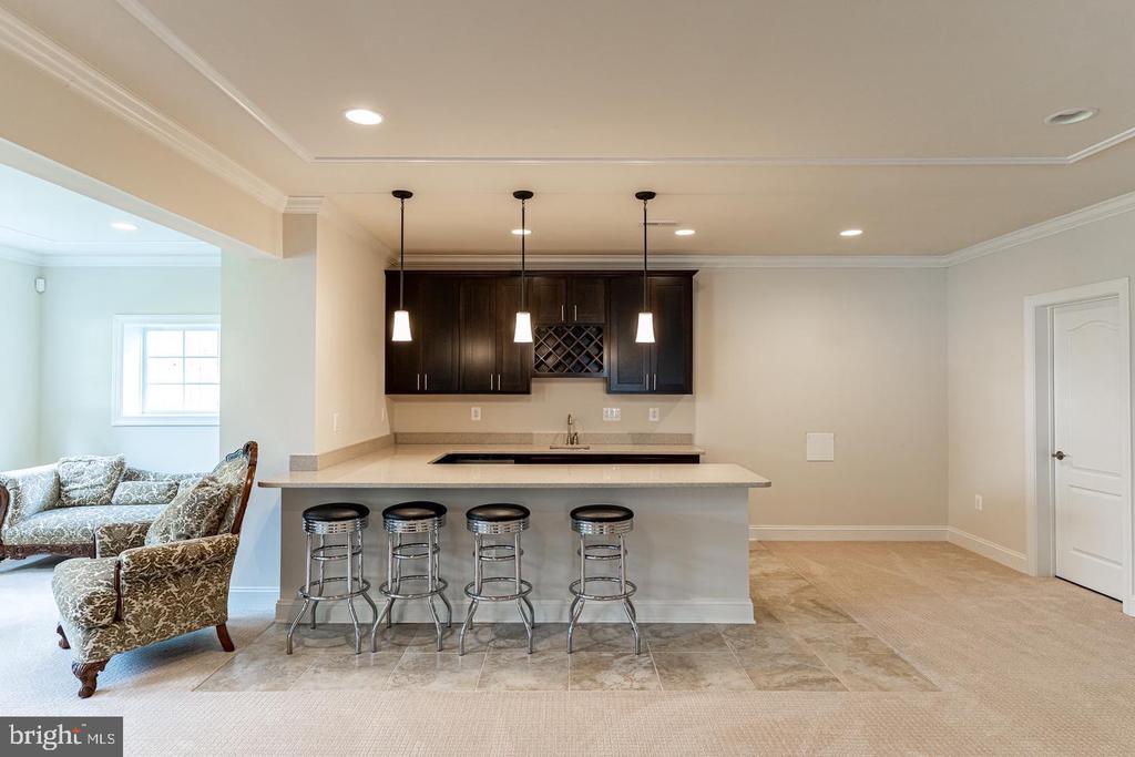 6626 IVY HILL DR