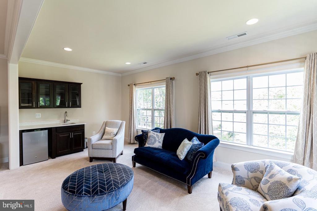 6626 IVY HILL DR