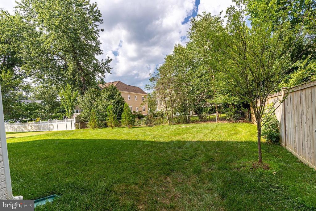 6626 IVY HILL DR