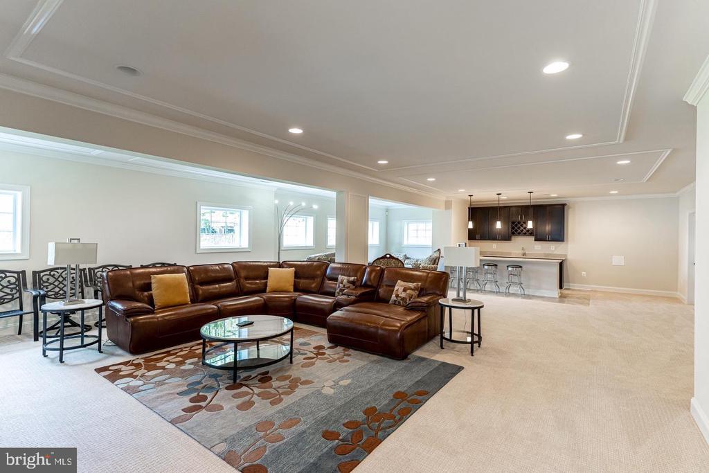 6626 IVY HILL DR