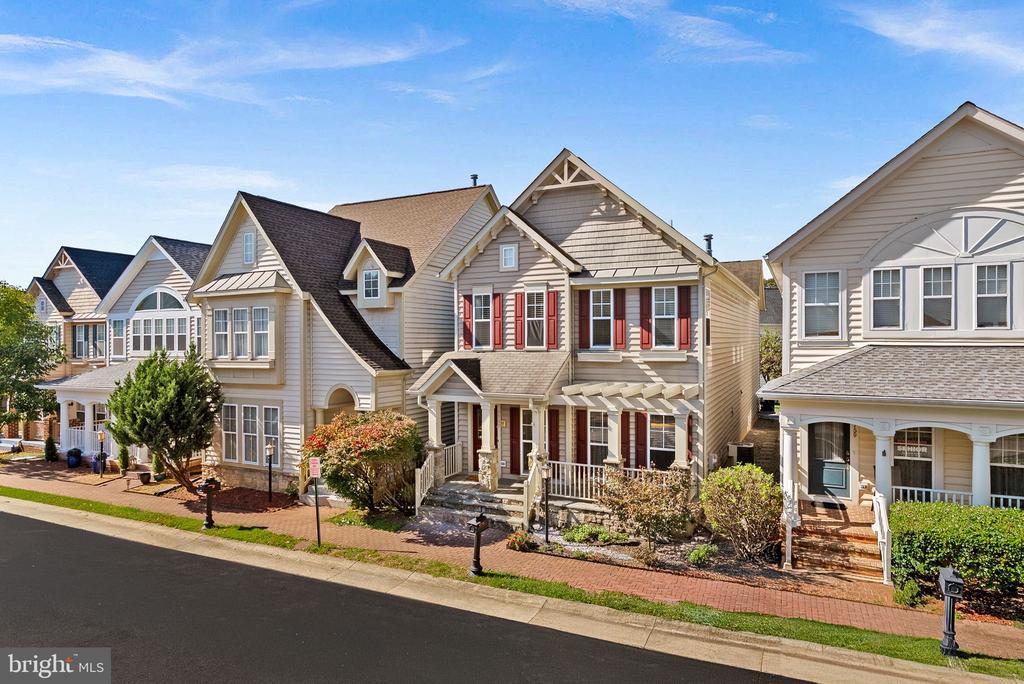 7757 GRANDWIND DRIVE