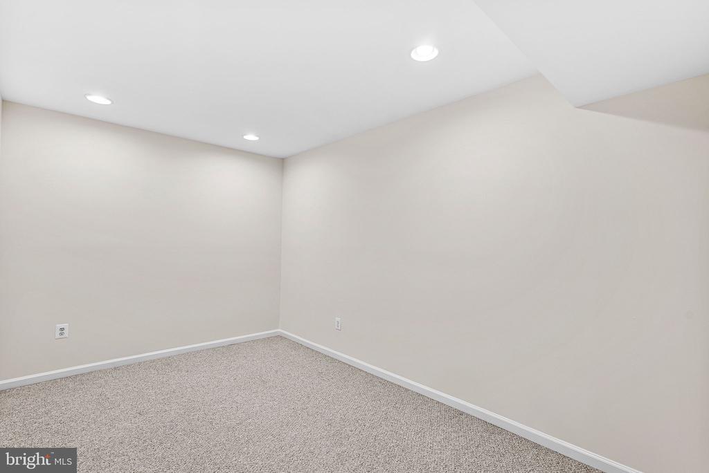 7757 GRANDWIND DRIVE