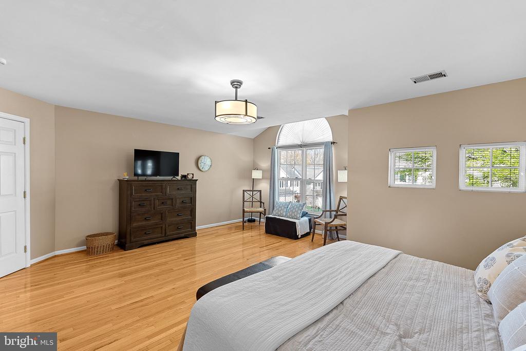 7677 HENRY KNOX DRIVE