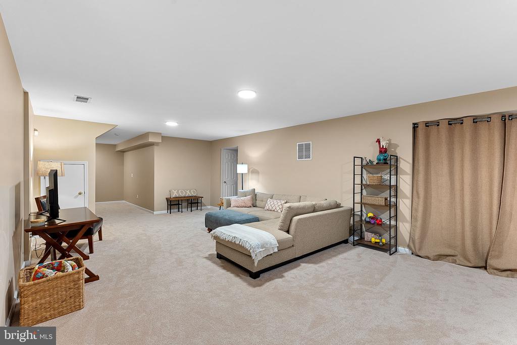 7677 HENRY KNOX DRIVE
