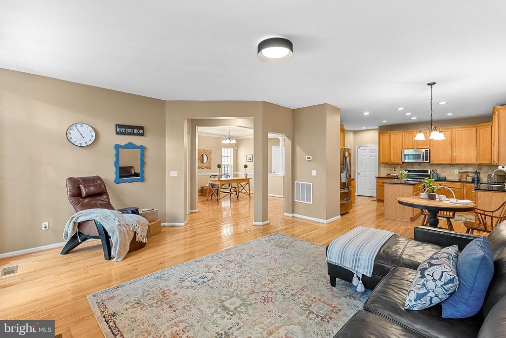 7677 HENRY KNOX DRIVE