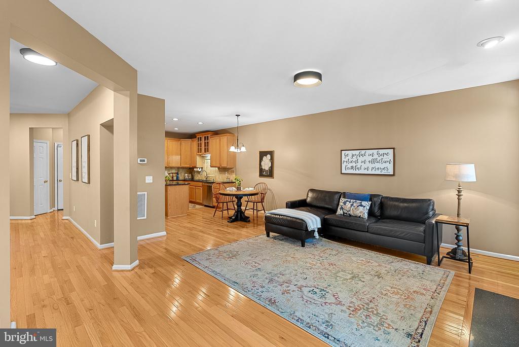 7677 HENRY KNOX DRIVE