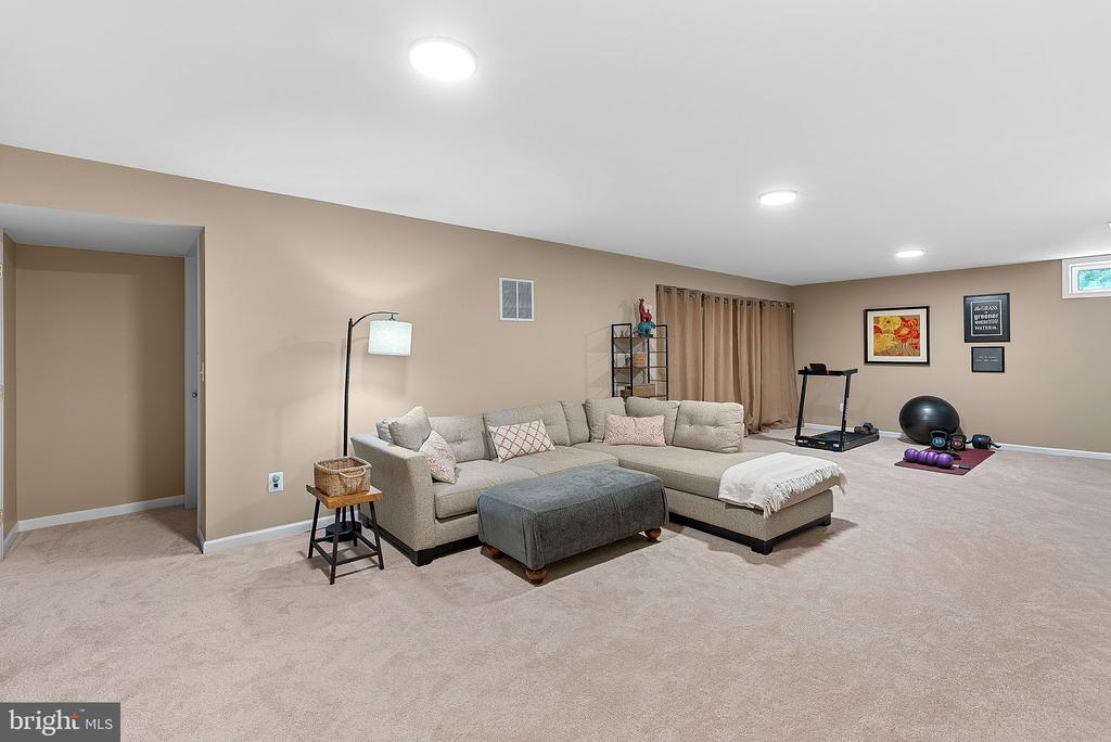 7677 HENRY KNOX DRIVE