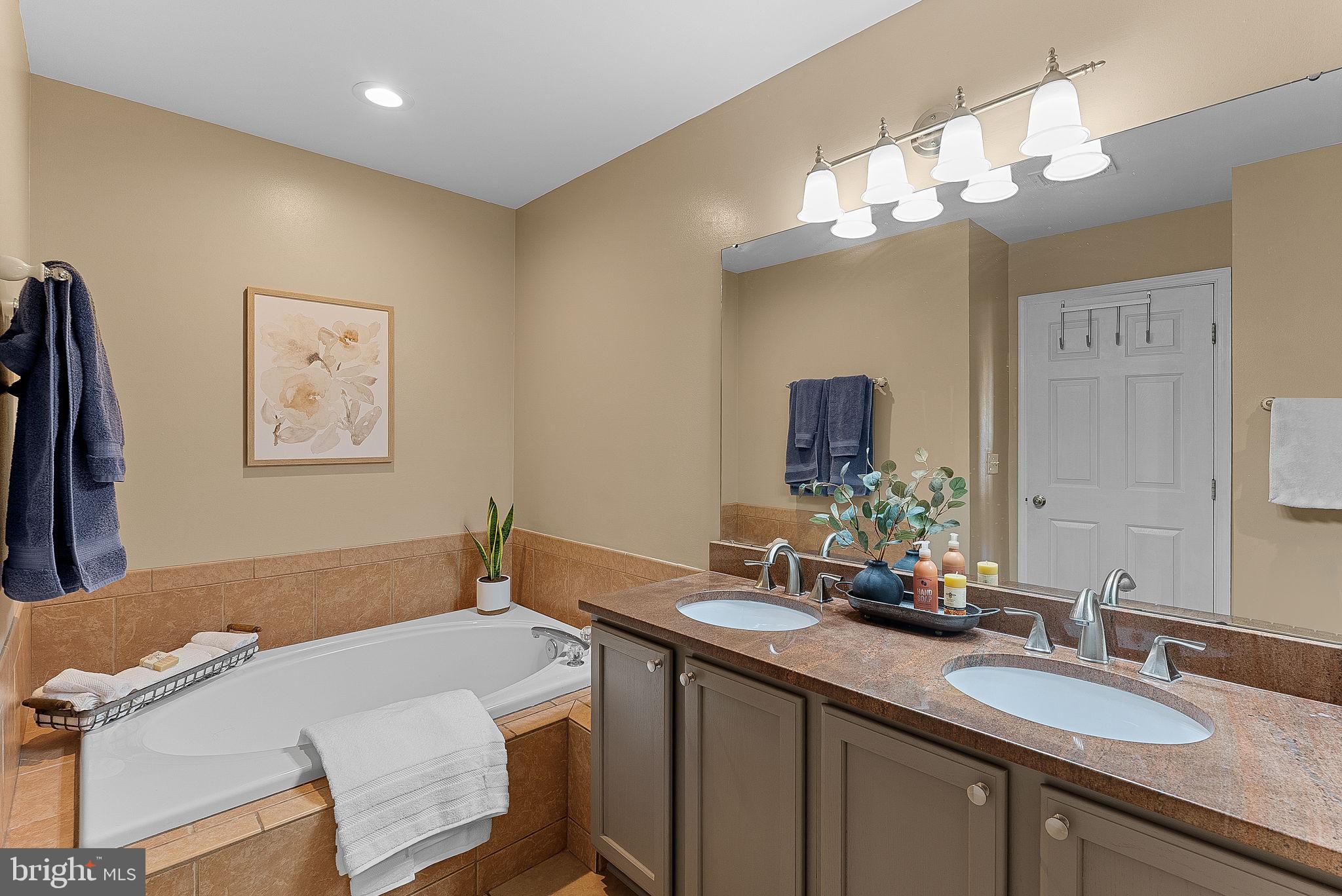 7677 HENRY KNOX DRIVE