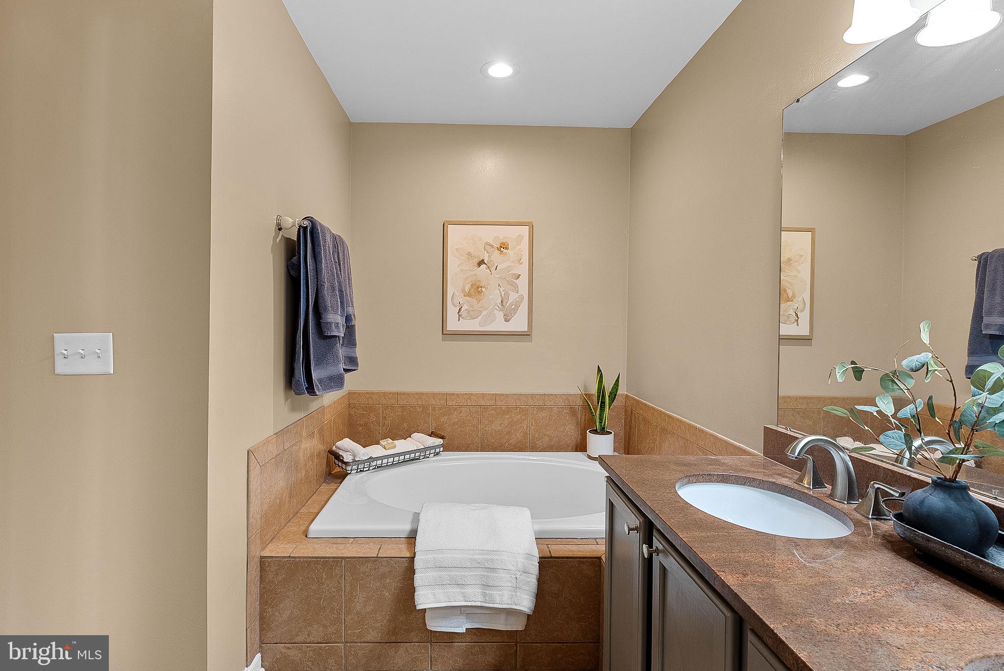 7677 HENRY KNOX DRIVE