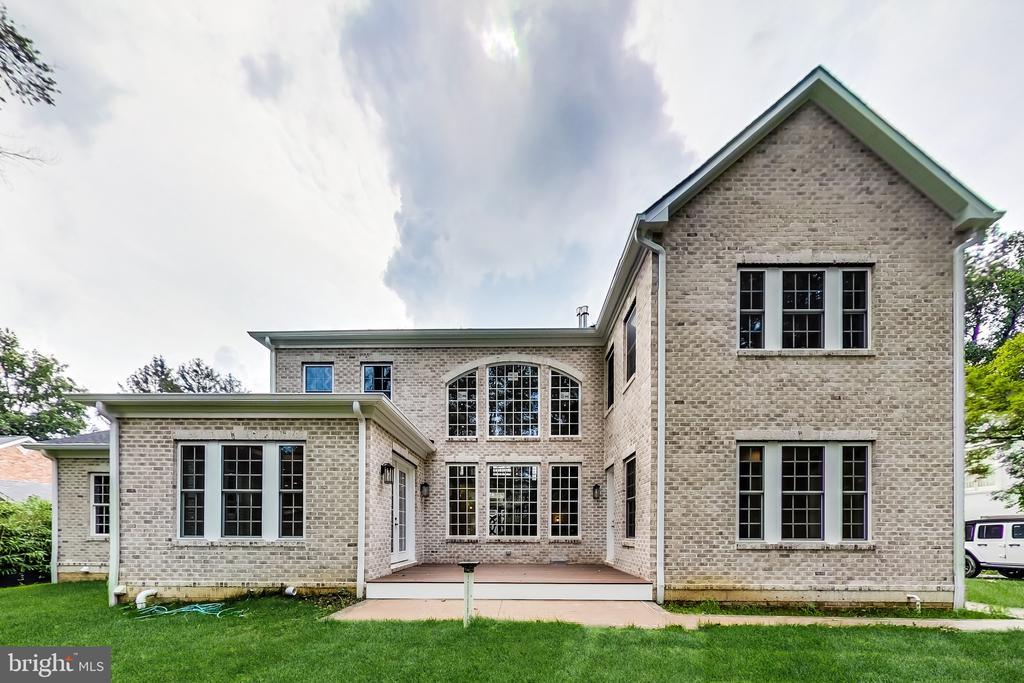 3104 SLEEPY HOLLOW ROAD