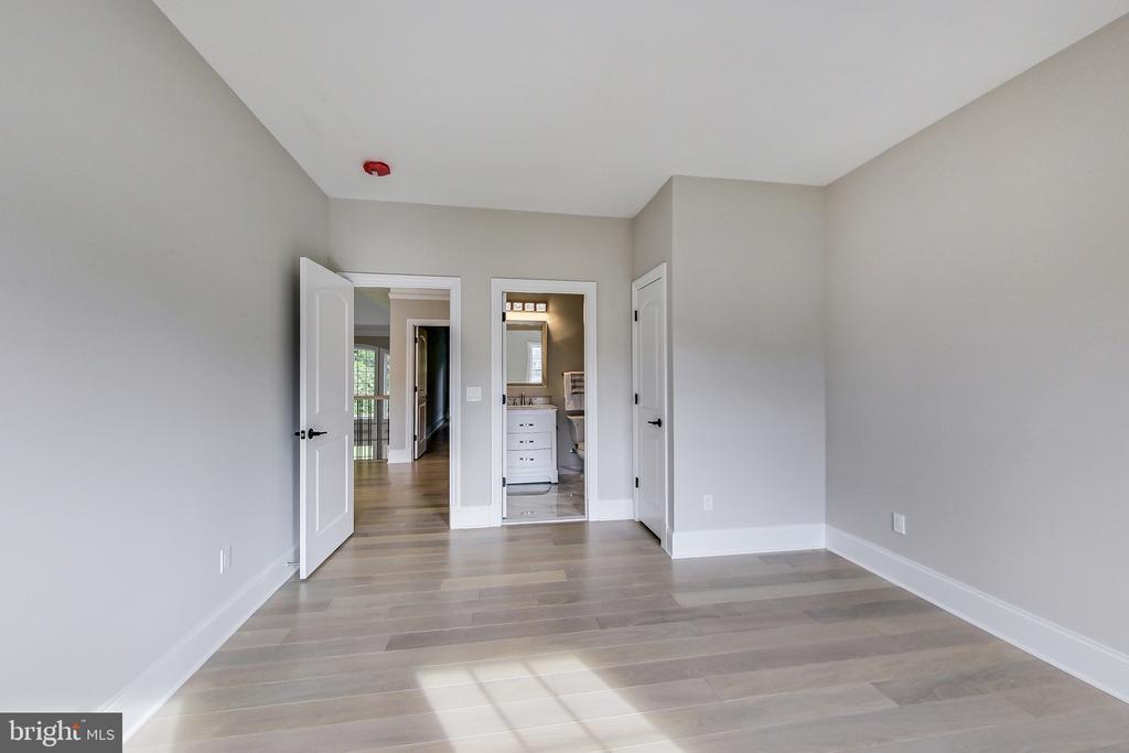 3104 SLEEPY HOLLOW ROAD