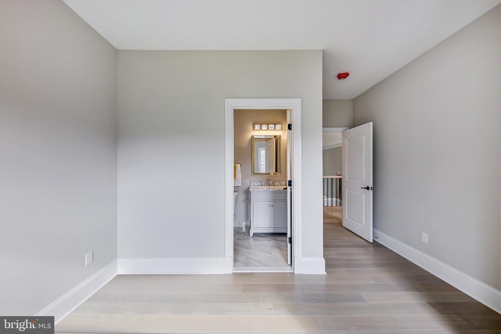 3104 SLEEPY HOLLOW ROAD