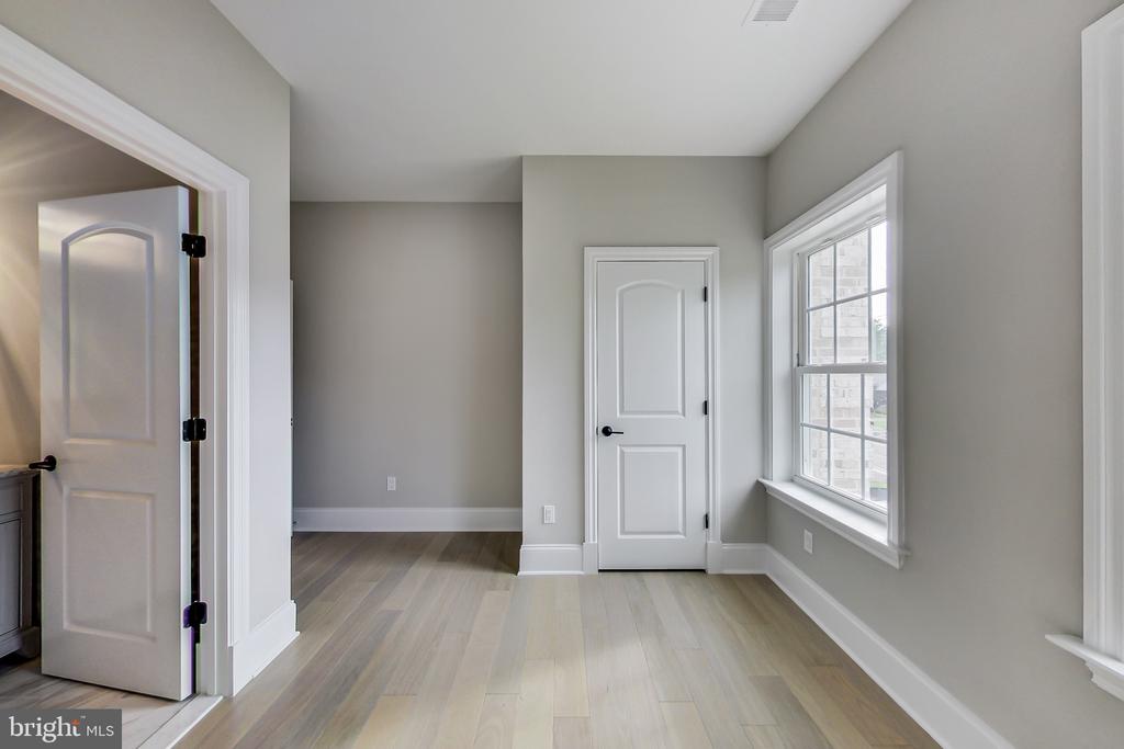 3104 SLEEPY HOLLOW ROAD