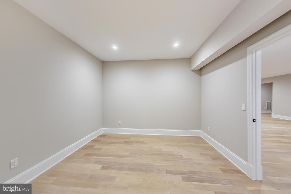 3104 SLEEPY HOLLOW ROAD
