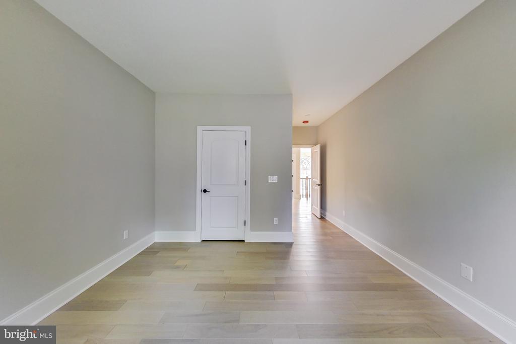 3104 SLEEPY HOLLOW ROAD