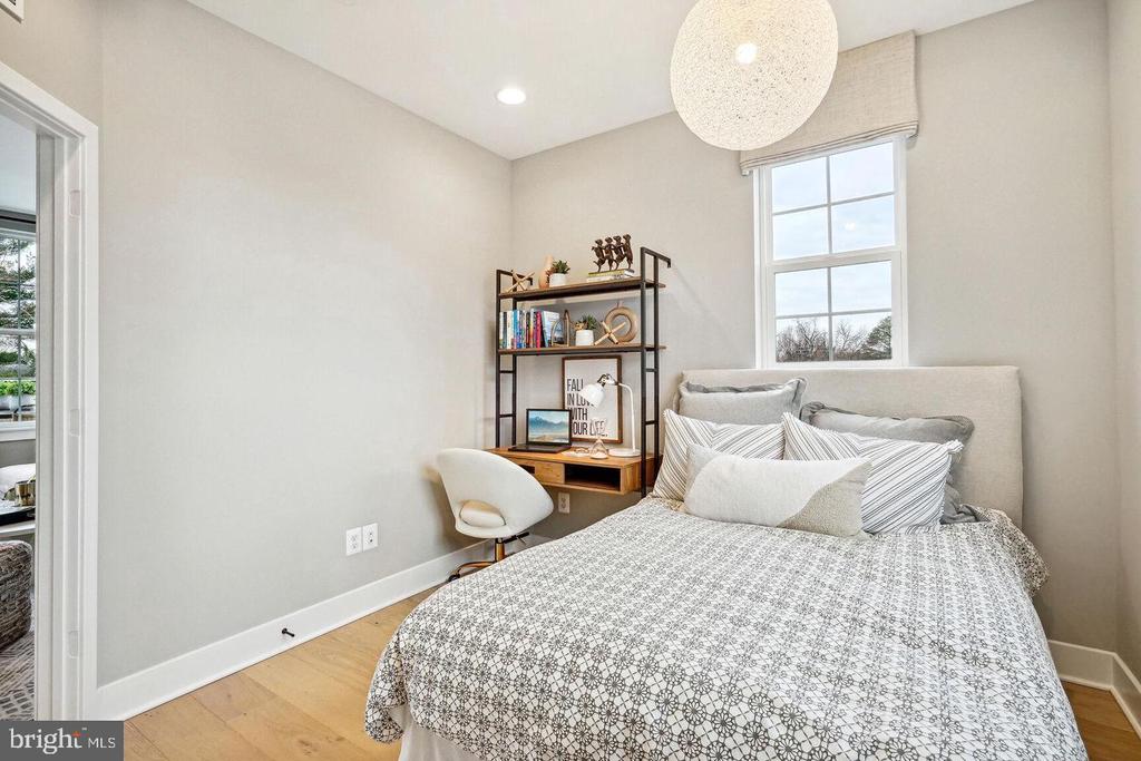 3118 CAMBER PLACE