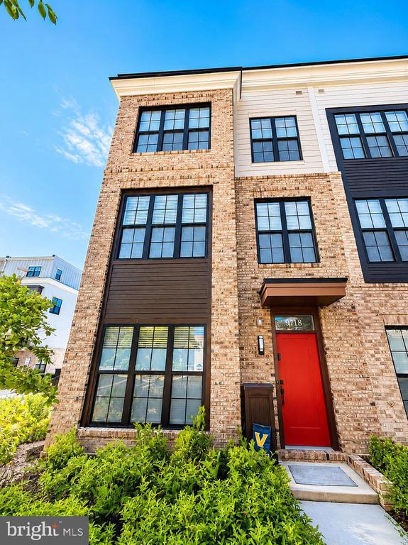 3118 CAMBER PLACE