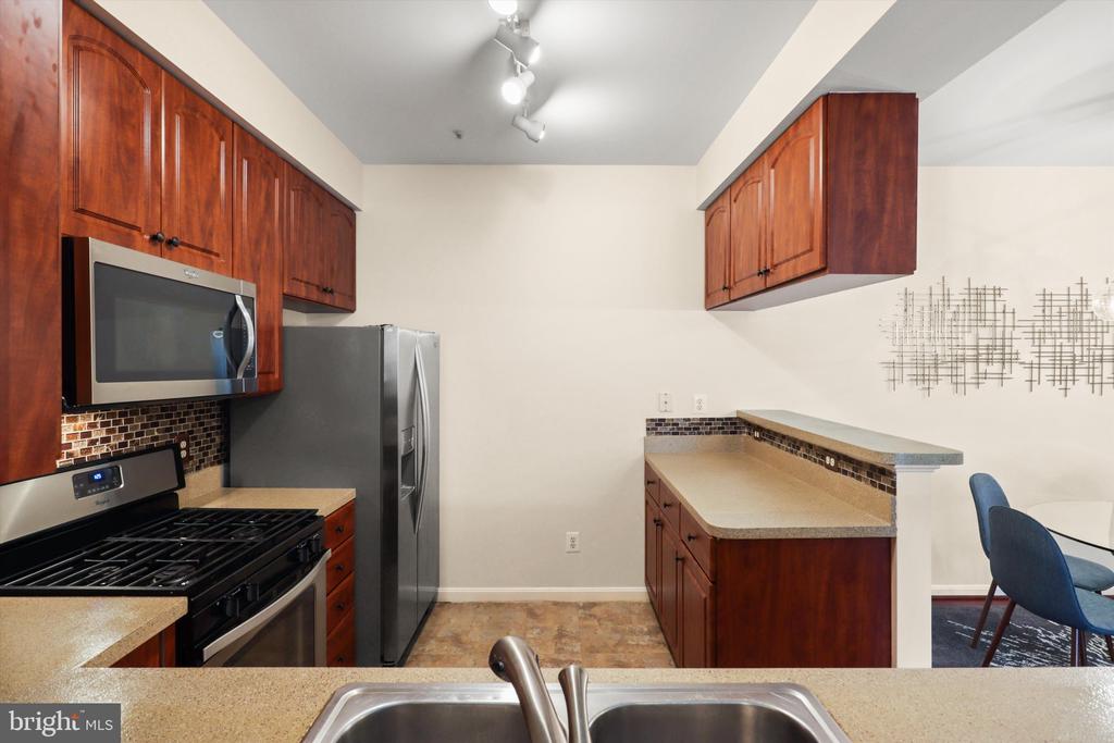 6613 NETTIES LANE Unit: G
