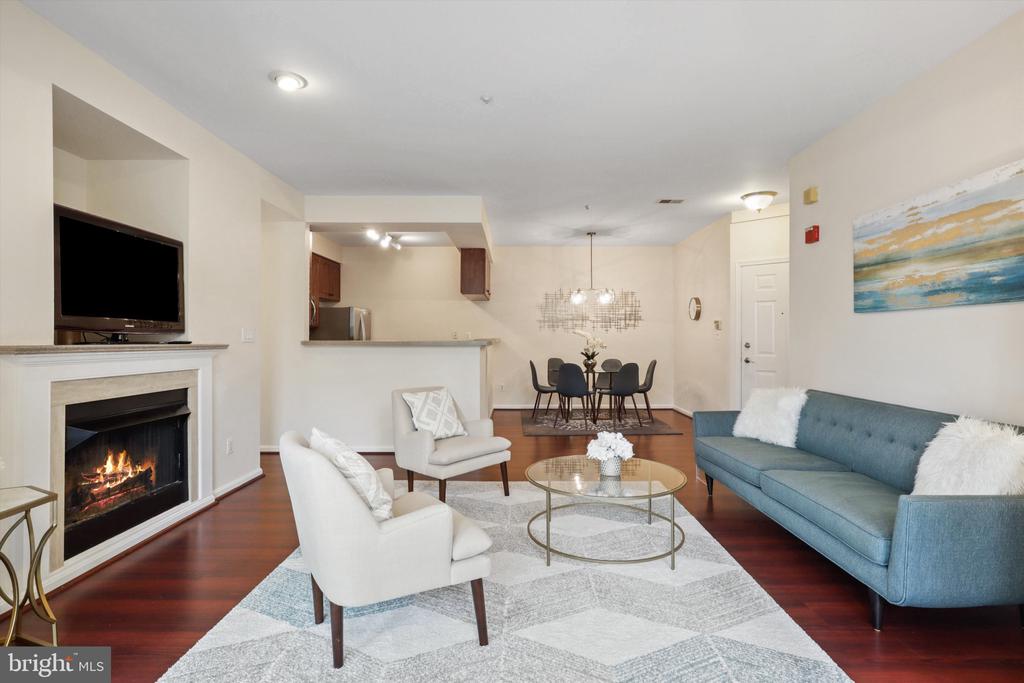 6613 NETTIES LANE Unit: G
