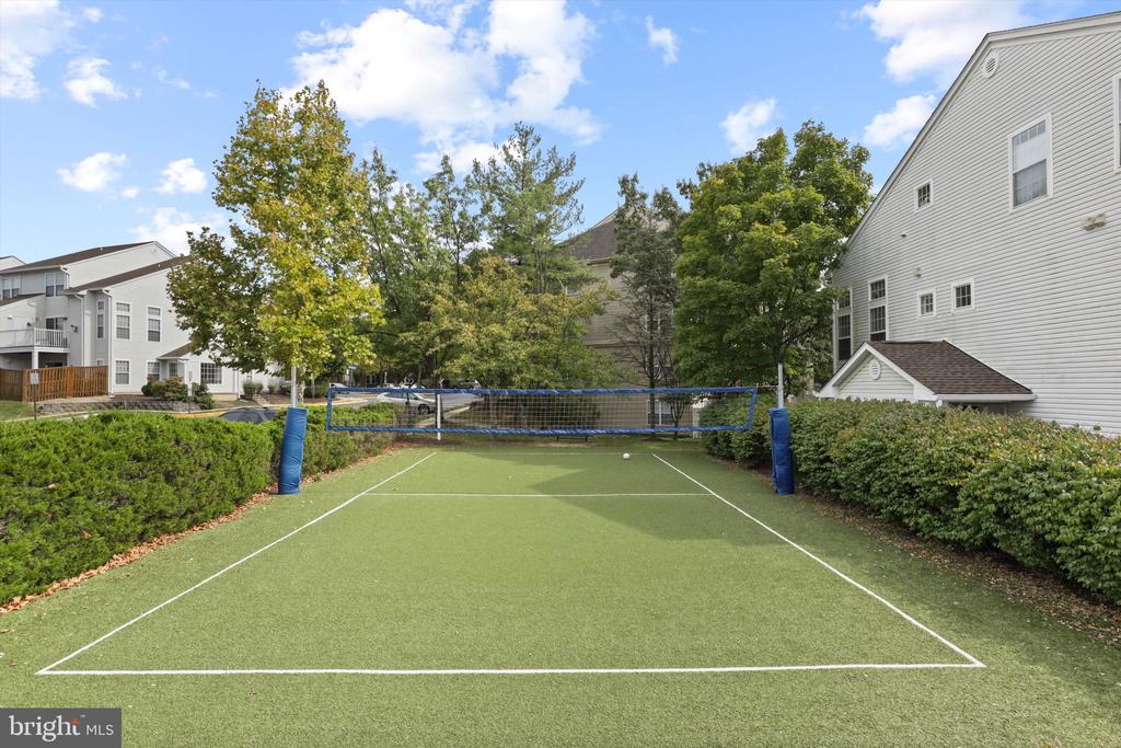 6613 NETTIES LANE Unit: G