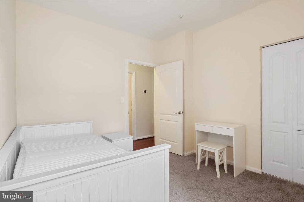 6613 NETTIES LANE Unit: G