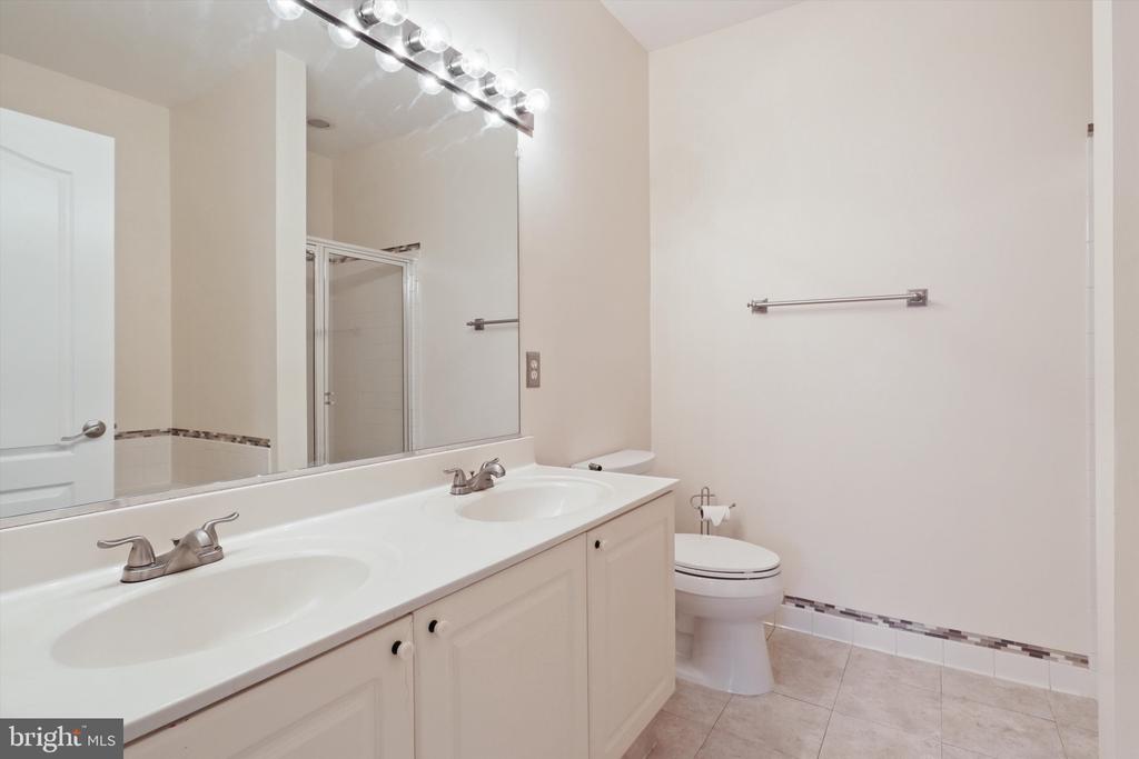 6613 NETTIES LANE Unit: G
