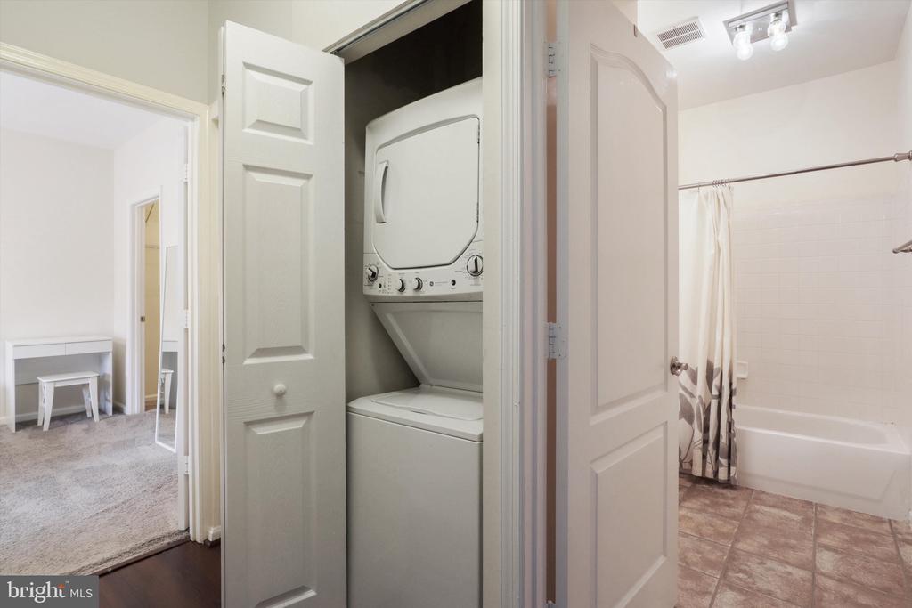6613 NETTIES LANE Unit: G