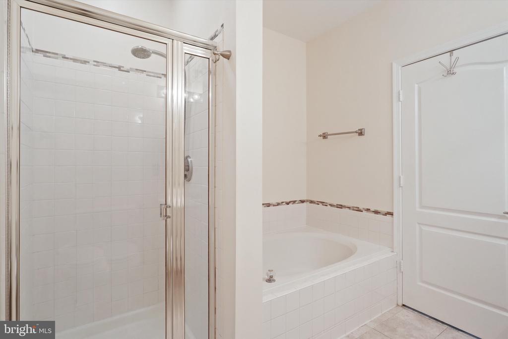 6613 NETTIES LANE Unit: G