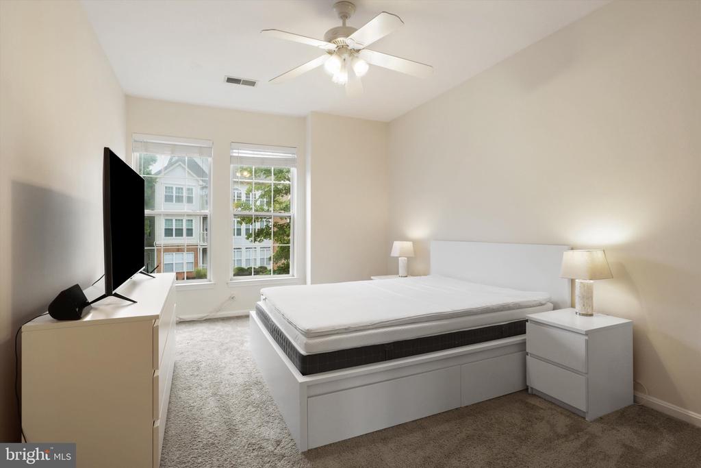 6613 NETTIES LANE Unit: G