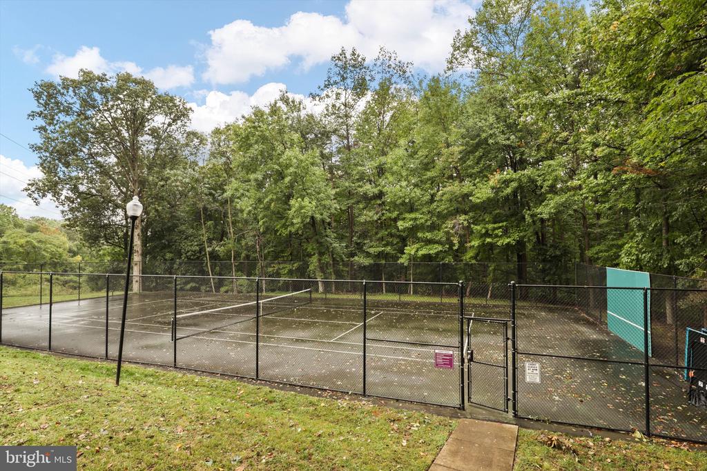 6613 NETTIES LANE Unit: G
