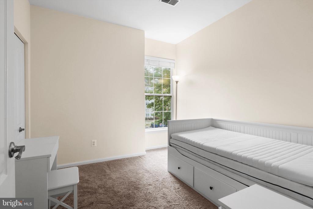6613 NETTIES LANE Unit: G