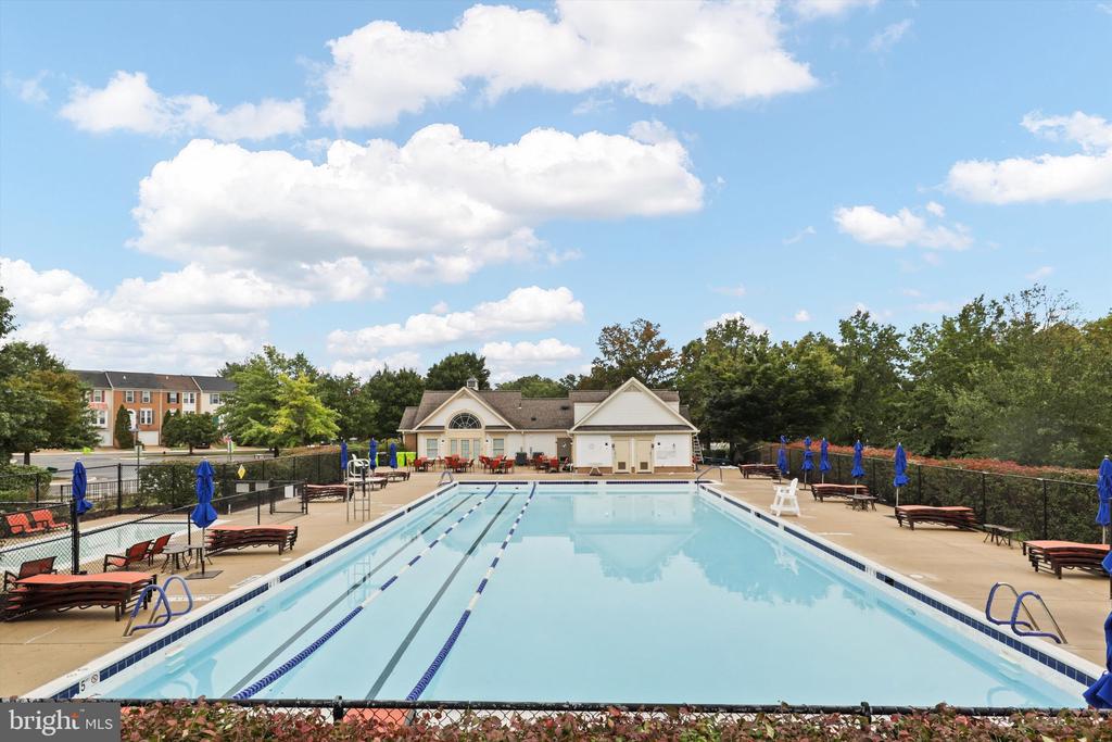 6613 NETTIES LANE Unit: G