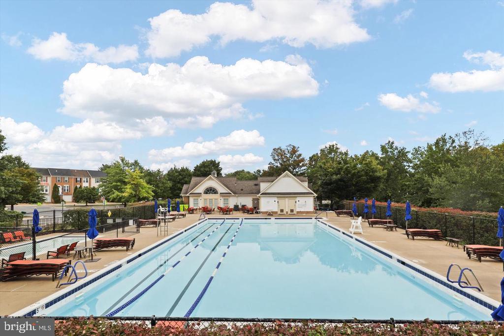 6613 NETTIES LANE Unit: G