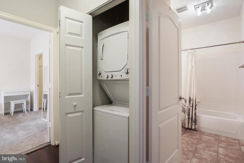 6613 NETTIES LANE Unit: G