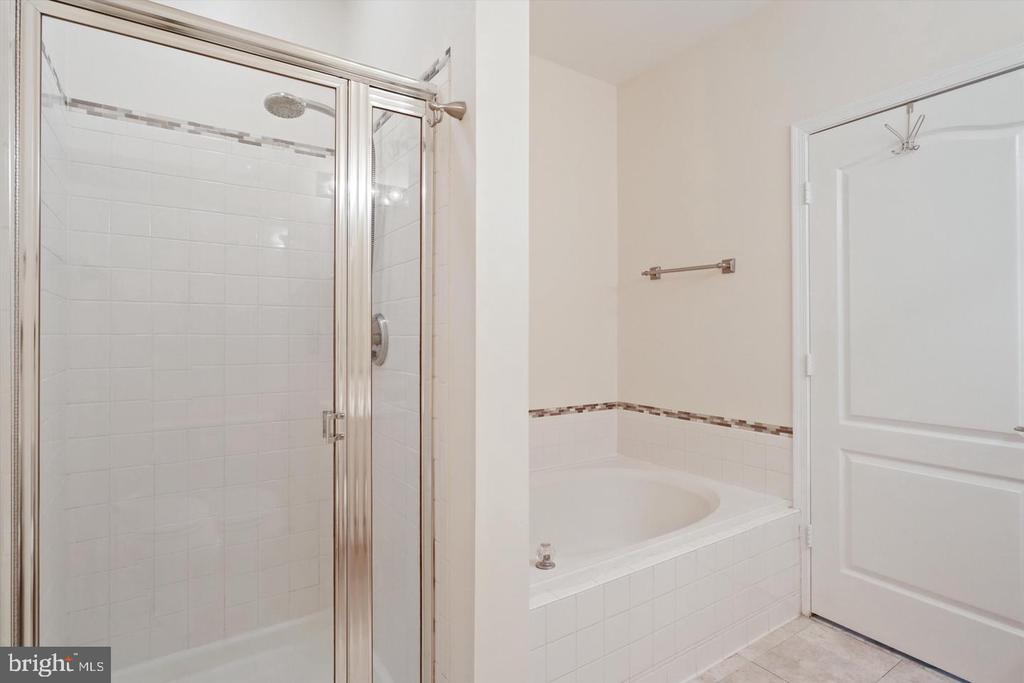 6613 NETTIES LANE Unit: G