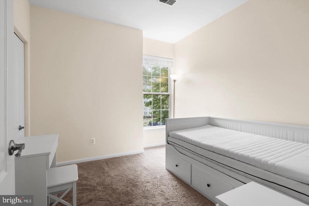 6613 NETTIES LANE Unit: G