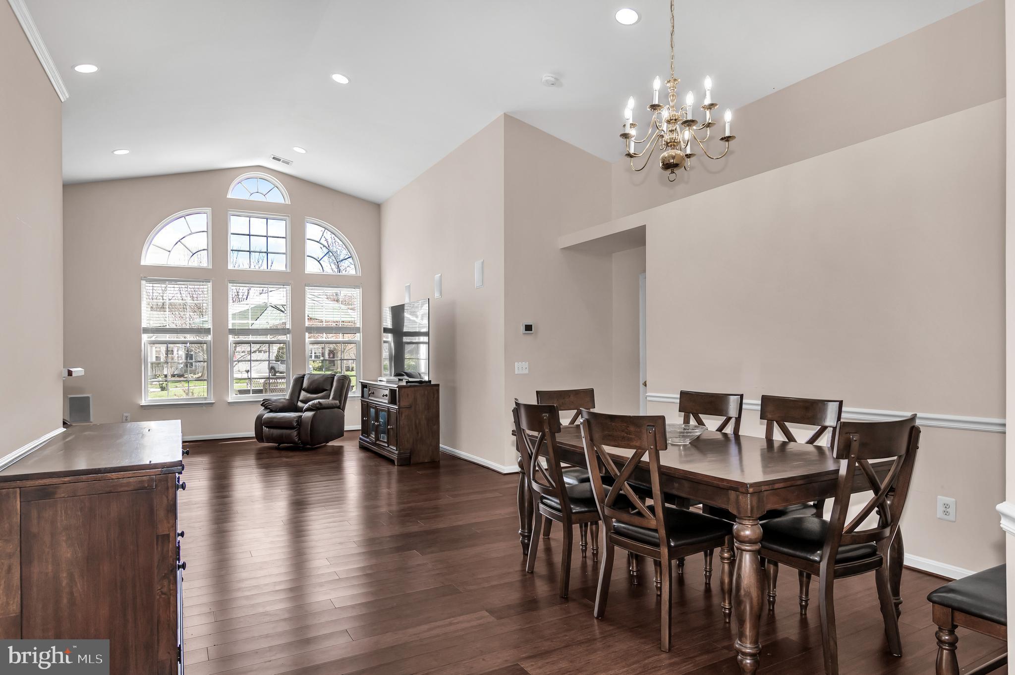 17277 Four Seasons Dr