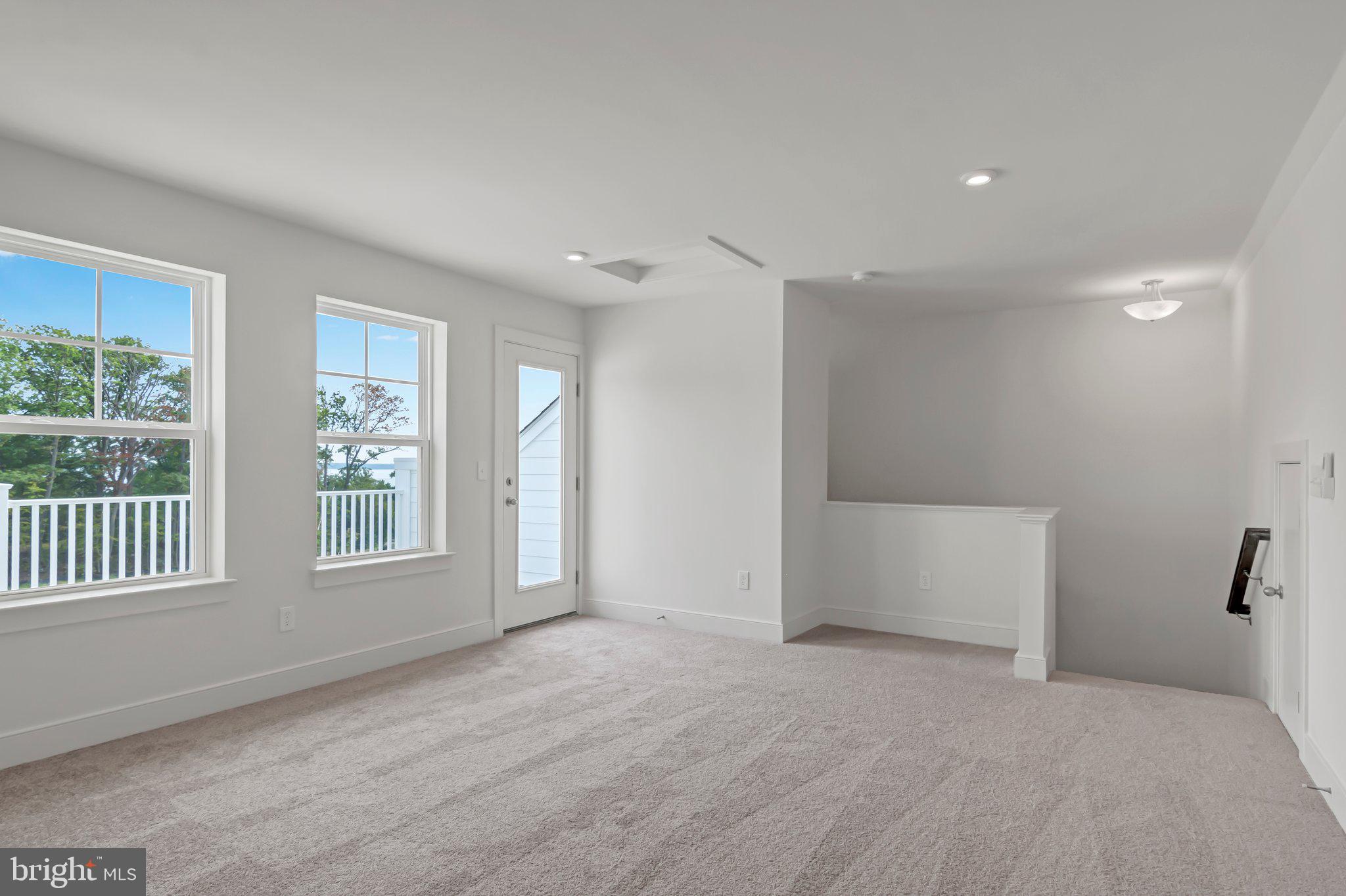 1648 SANDPIPER BAY LOOP