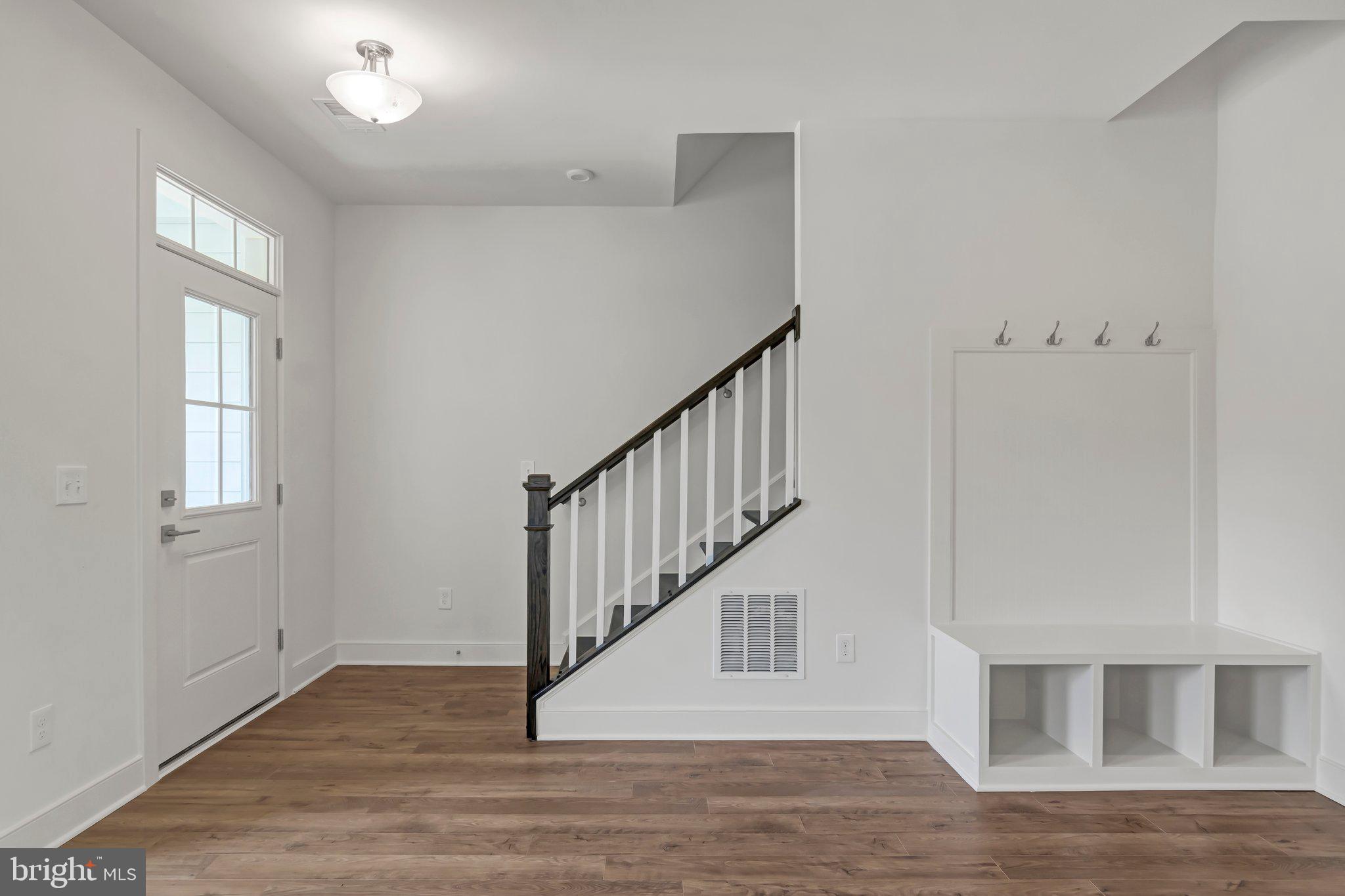 1648 SANDPIPER BAY LOOP