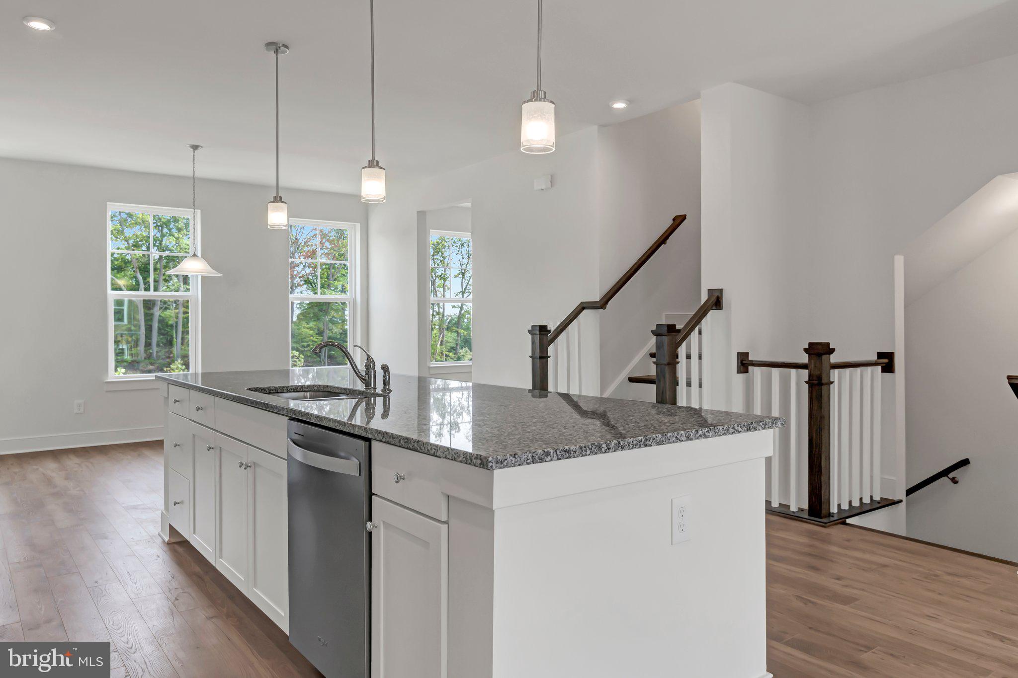 1648 SANDPIPER BAY LOOP