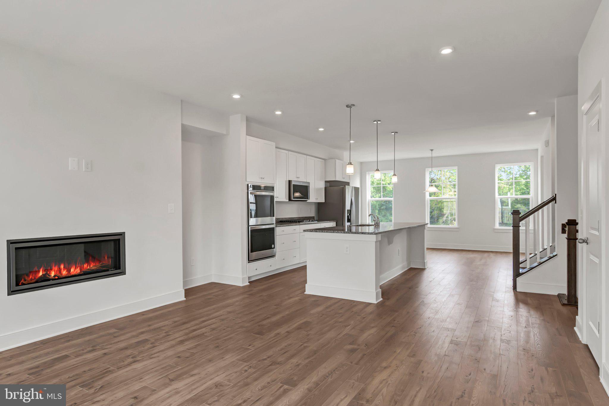 1648 SANDPIPER BAY LOOP