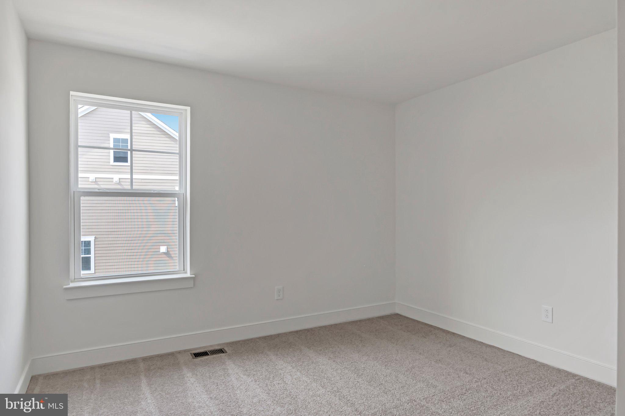 1648 SANDPIPER BAY LOOP